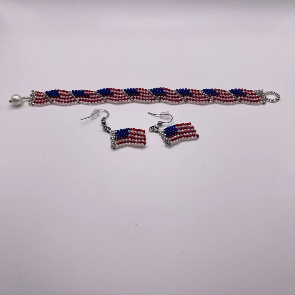 Flag Stars & Stripes Beaded Bracelet & Earrings. Handmade. New Without Tags - Picture 3 of 3